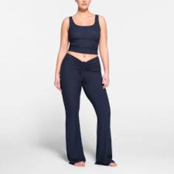 Skim's SOFT LOUNGE RUCHED PANT in Navy - Size L - NWT - Picture 2 of 3